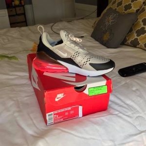 Nike Air Max 270